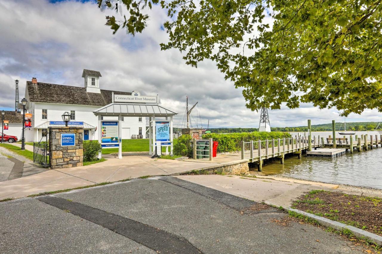 Downtown Essex Apartment - Steps To River! Esterno foto