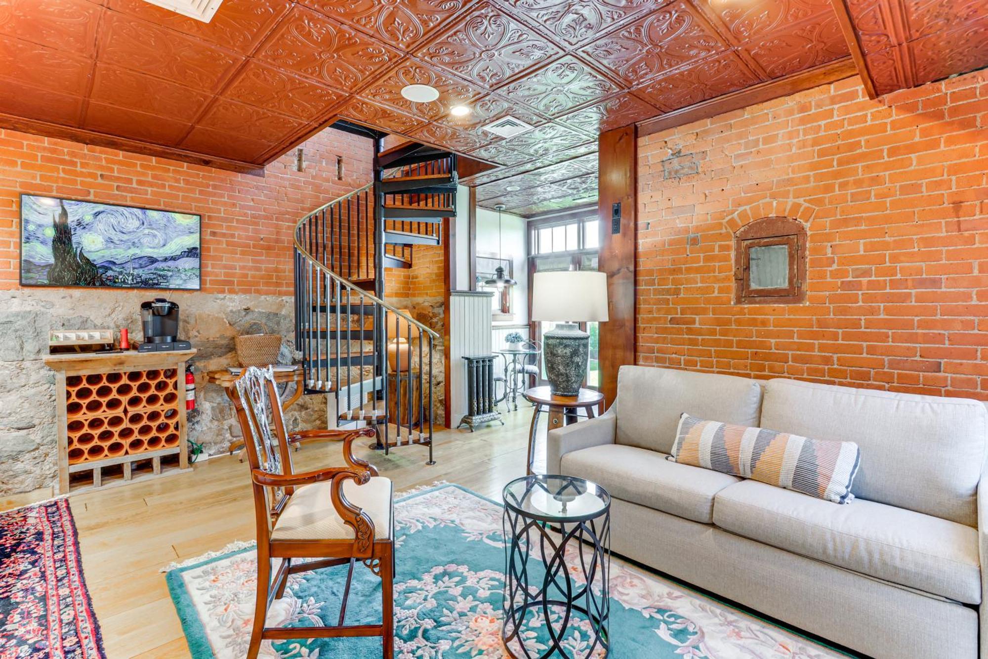 Downtown Essex Apartment - Steps To River! Esterno foto